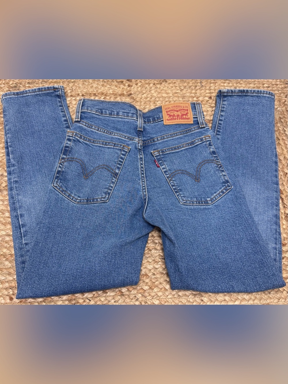 Levi’s Wedgie Straight Size 24 Medium Wash